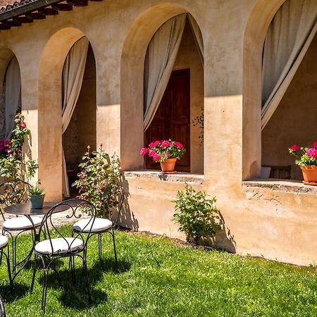 Ex Convento Santa Croce-Country Resort Сант'Анатолия-ди-Нарко Экстерьер фото