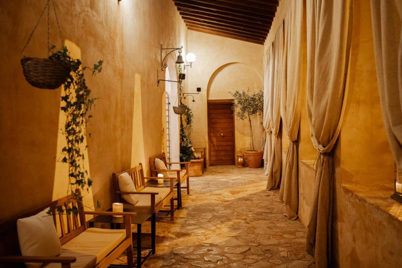 Ex Convento Santa Croce-Country Resort Сант'Анатолия-ди-Нарко Экстерьер фото