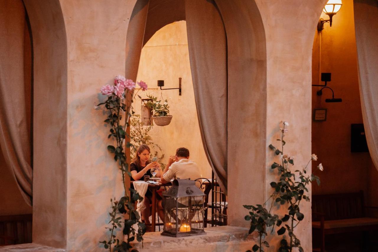 Ex Convento Santa Croce-Country Resort Сант'Анатолия-ди-Нарко Экстерьер фото