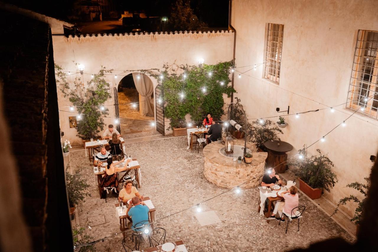 Ex Convento Santa Croce-Country Resort Сант'Анатолия-ди-Нарко Экстерьер фото