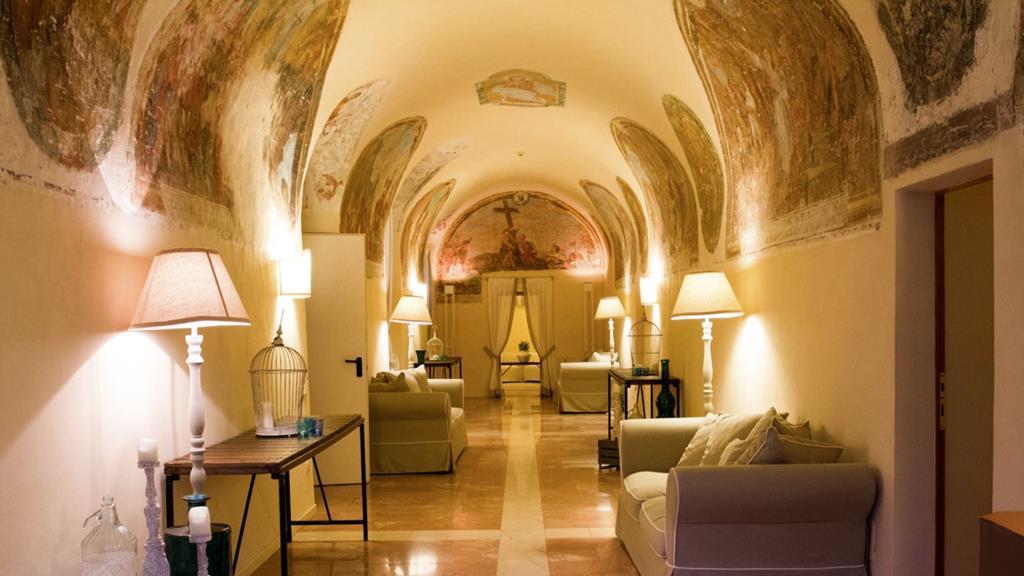 Ex Convento Santa Croce-Country Resort Сант'Анатолия-ди-Нарко Экстерьер фото